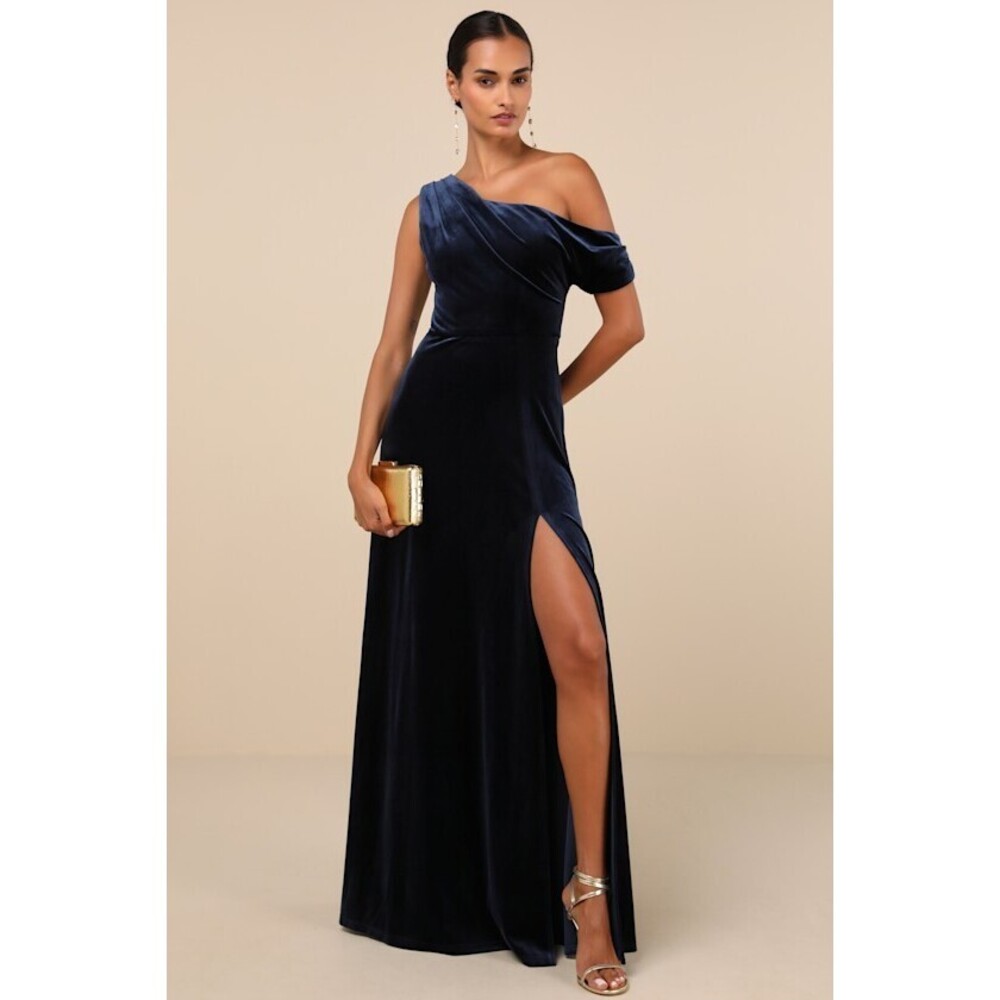 Lulus Coveted Confidence Navy Blue Velvet Maxi Dress - Size L
ONLY WORN ONCE